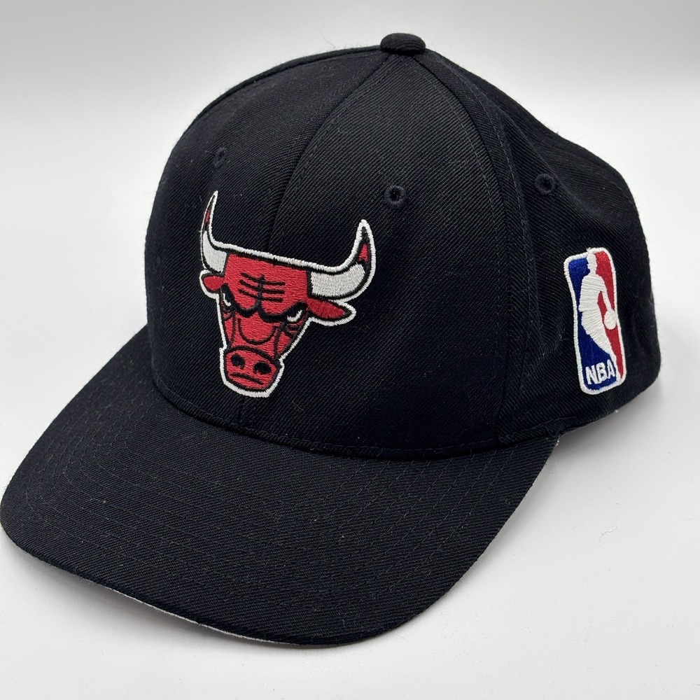Vintage Chicago Bulls Hat Cap Strap Back Starter 90s Authentics The Right Hat